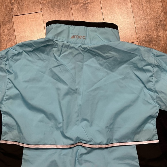 MEC windbreaker - Picture 3 of 3